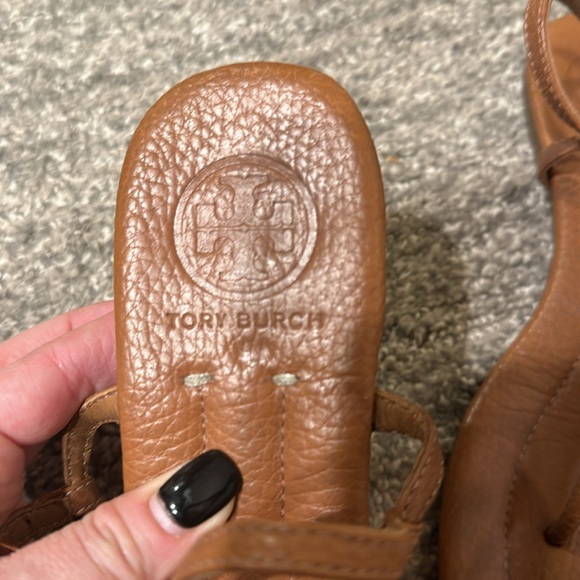 Tory Burch T Strap Sandal 5.5 - Picture 3 of 6